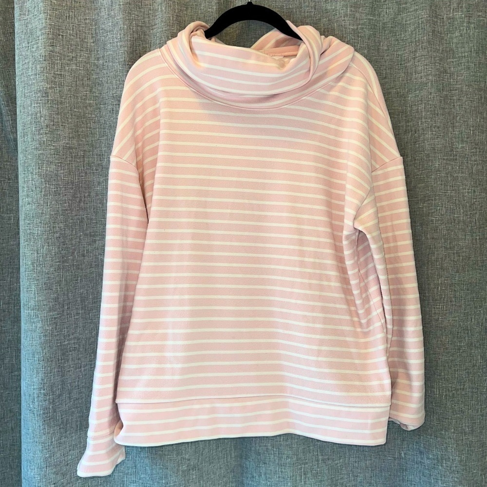 𝅺women's Time and Tru Top Large